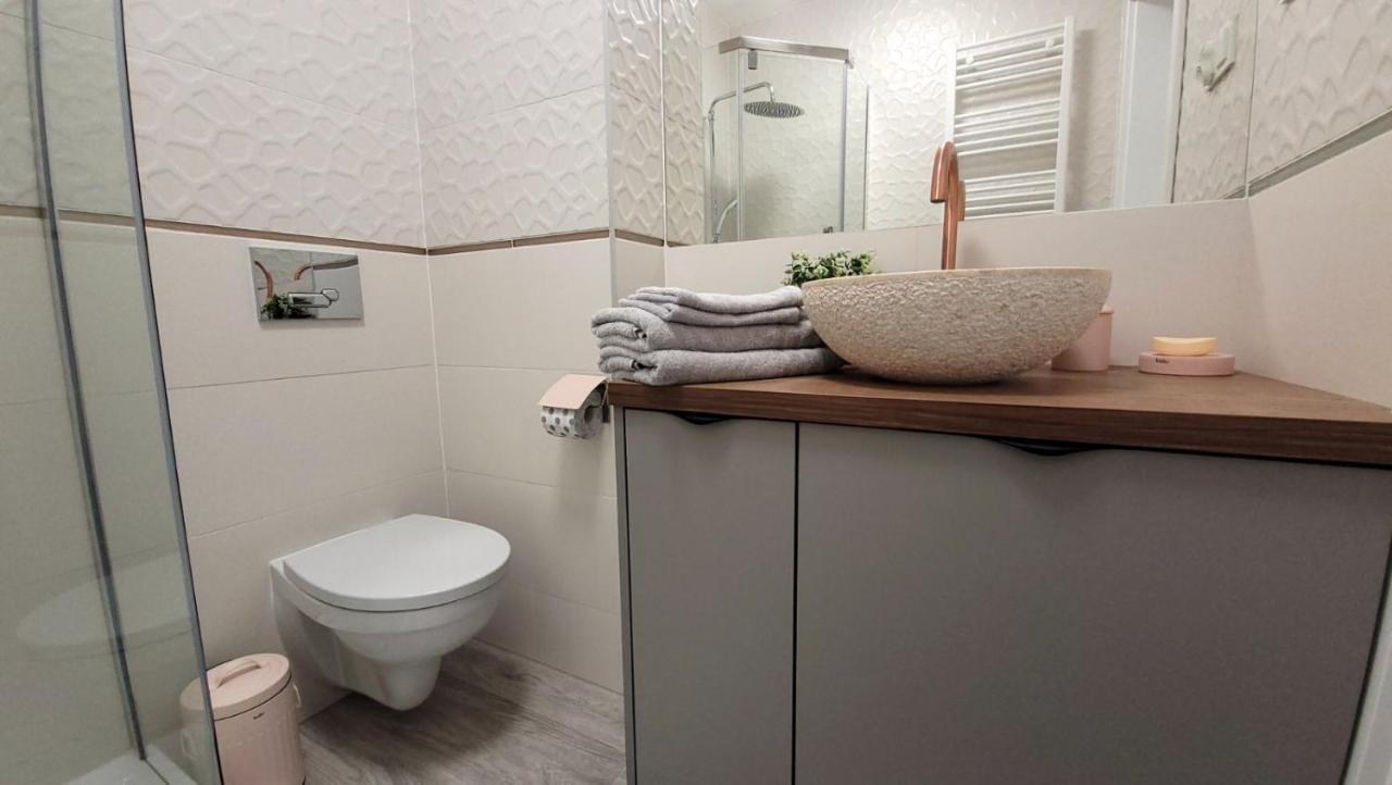 Polonia Apartments Лодзь Экстерьер фото