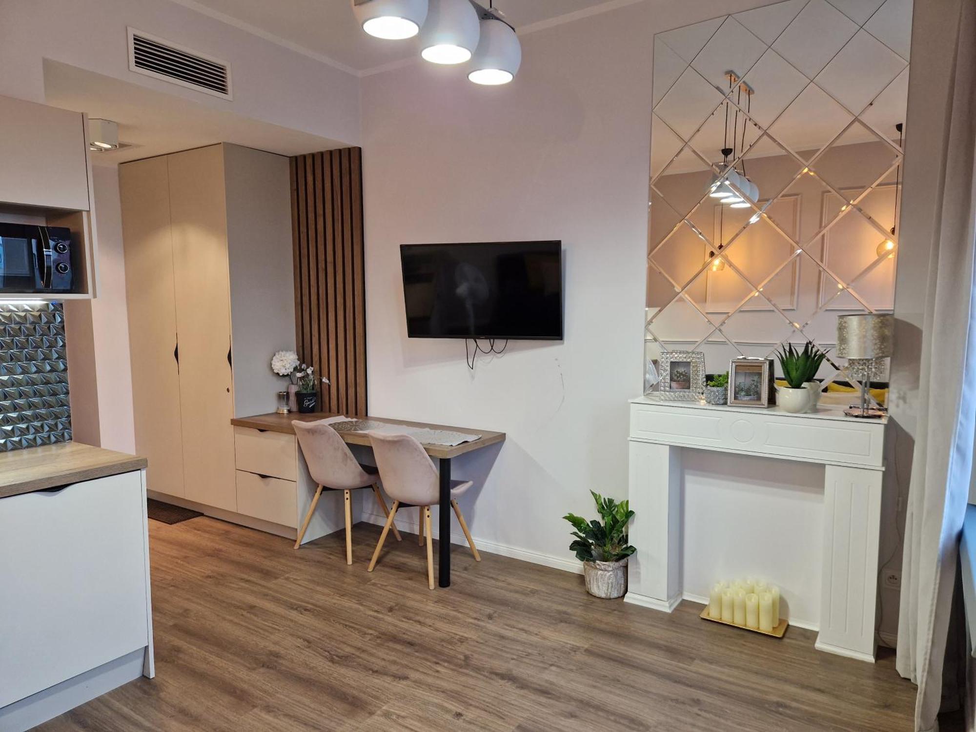 Polonia Apartments Лодзь Экстерьер фото